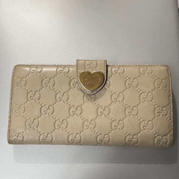 Authentic Gucci Leather Wallet with Heart Clasp